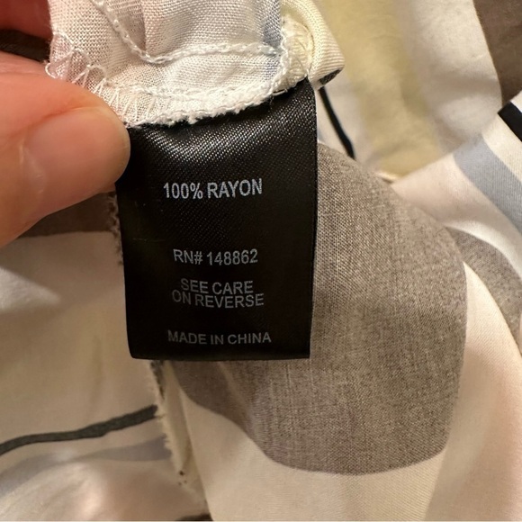 Torrid Challis Button Front Dolman Sleeve Top Pastel Striped Blouse Size 1X - Picture 5 of 6